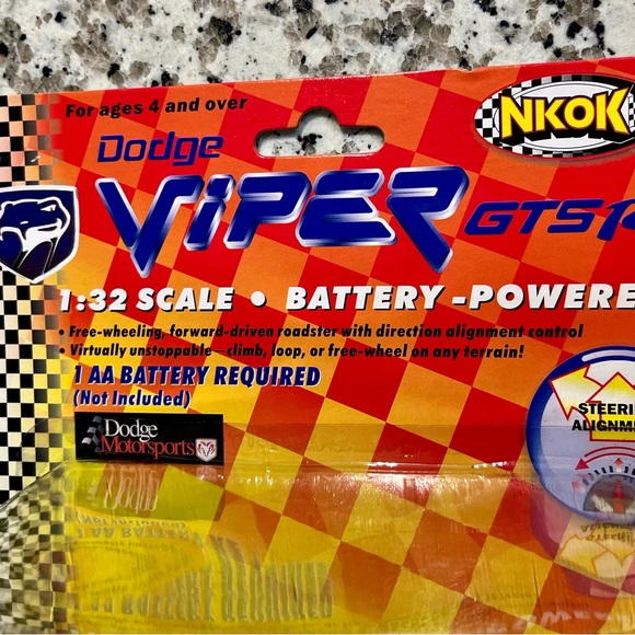 Dodge Viper battery powered blue & white GTS-R Orca - Picture 4 of 6